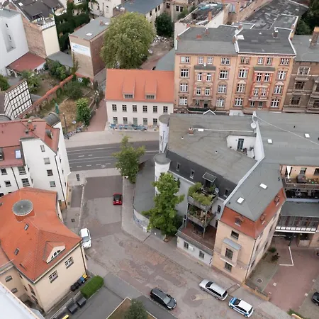 Halle - Zentral - Terrasse - Weber Grill *