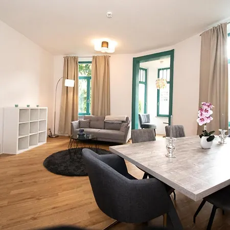 Room&go: Zentral - Terrasse - Weber Grill
