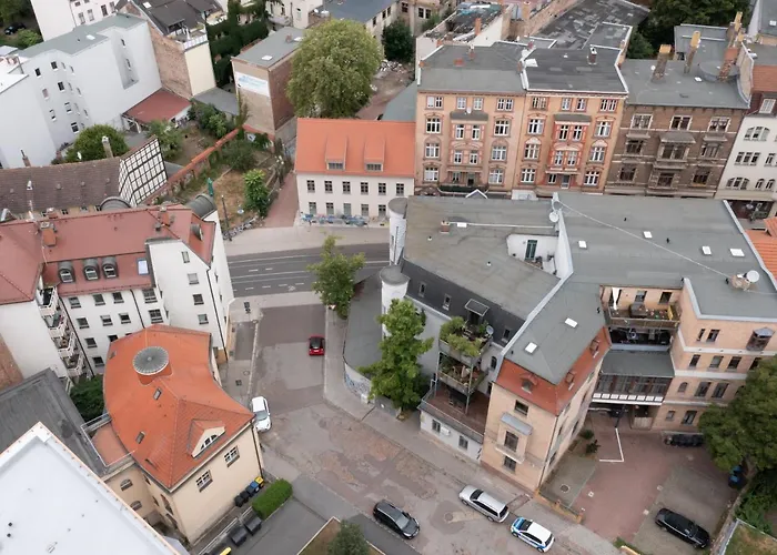 Halle - Zentral - Terrasse - Weber Grill *